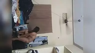 Desi girl recording her nude clip