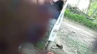 Bus stop sex video of Bangladeshi lovers