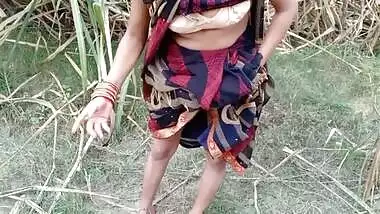 Desi village Bhabhi outdoor sex in jungle