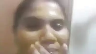 Telugu aunty nude bath video making viral show