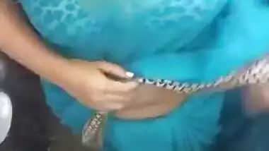 Big Melons Of Tamil Aunty While Taking Shower
