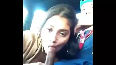 indian gf sucking boyfriend in car