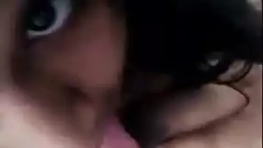MMS XXX video of Desi charmer who reaches dark nipple with her tongue