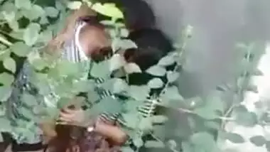 Desi girl fucking outdoor with her bf