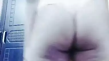 Big ass Bangladeshi girl teases her bf on cam