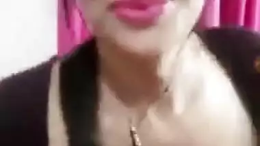Horny Punjabi Bhabhi solo nude show video