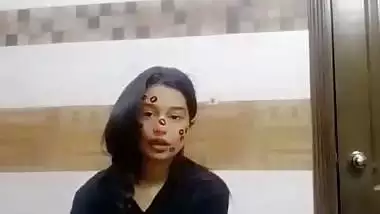 Indian nude MMS of a sexy girl fingering in her bathroom