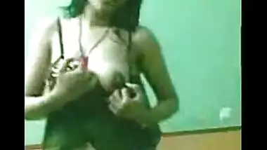 Fsiblog – Desi model girl dancing infront of her private client