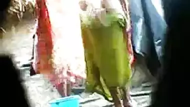 Village Aunty Exposing Ass While Bathing