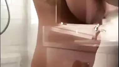 Sexy Shivona Full Nude Shower