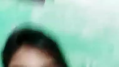 Desi collage girl showing her big boobs selfie cam video