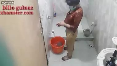 pakistani girl taking bath