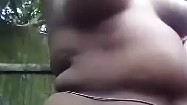Chubby Bhabhi Bathing Outdoor Selfie Video