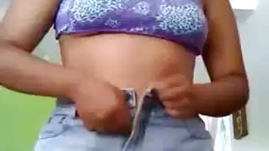 Indian college girl sexy Indian body show video
