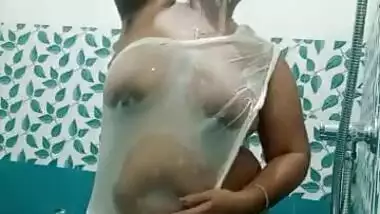 Horny Mallu Bhabhi Bathing and Nude Dance Part 2