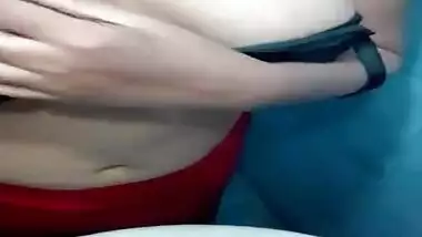 Desi chic boob show