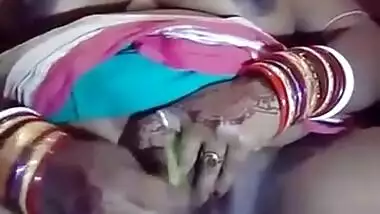 Local Desi Mami Masturbating Using Brinjal Inside Pussy