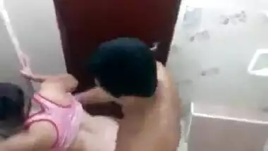 Desi chick having sex in the bathroom