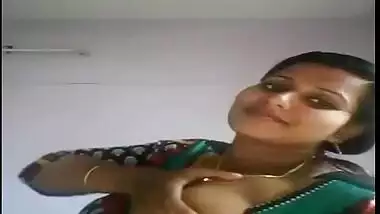 Mallu devika aunty big boobs pulled out