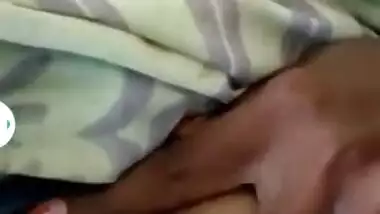 Bhabhi showing to lover