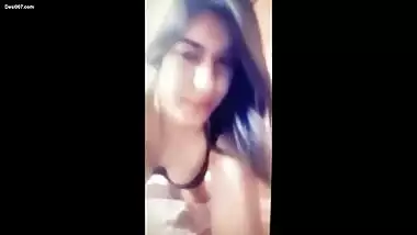 Paki Girl Showing Pussy