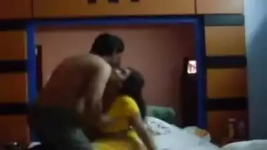 Gujarati porn clip of spouse and wife in hotel room