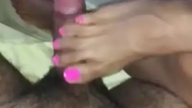 Making him cum all over my sexy feet!
