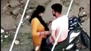 Leaked desi mms video of cheat wife fucking with her servant outdoor, caught by hubby