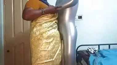 tamil aunty telugu aunty kannada aunty malayalam aunty Kerala aunty hindi bhabhi horny desi north indian south indian horny vanitha wearing saree scho