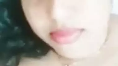 Beautiful Desi Gf Showing Her 3Clip Marge