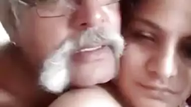 Cocky Indian XXX uncle have a blowjob sex with younger girl