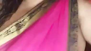 Chubby Bhabhi Braless Live