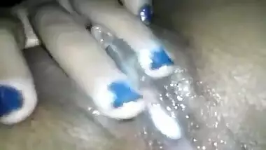 Hot orgasm video of an Indian married woman